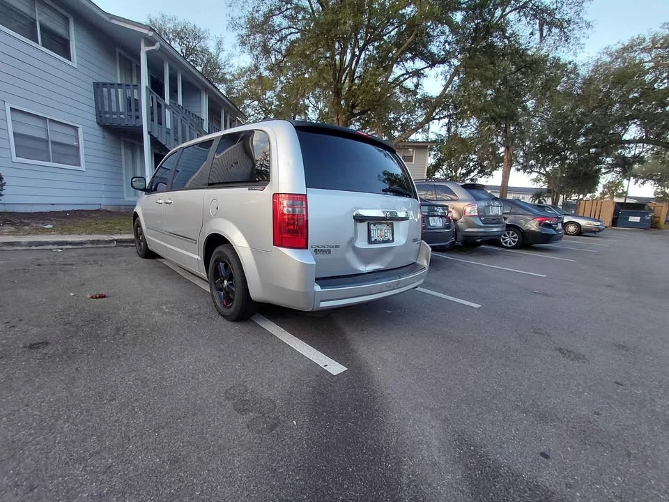 2009 Dodge Caravan - Image 10 of 14