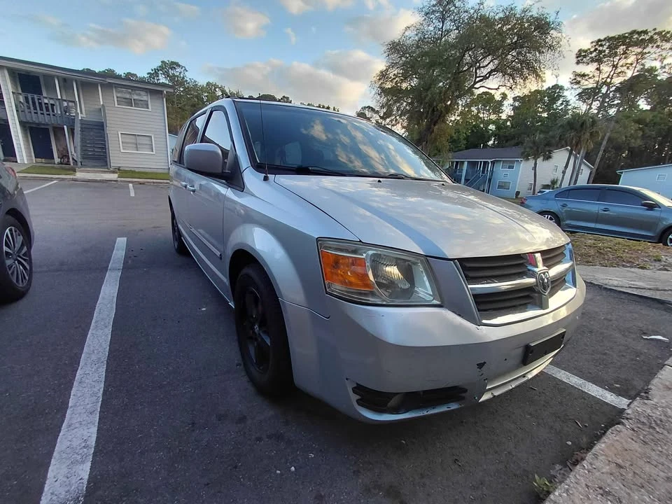 2009 Dodge Caravan - Image 4 of 14
