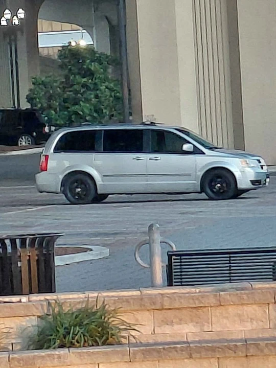 2009 Dodge Caravan - Image 13 of 14