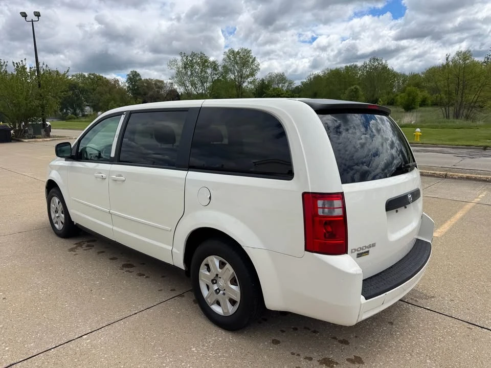 2009 Dodge Caravan - Image 3 of 19