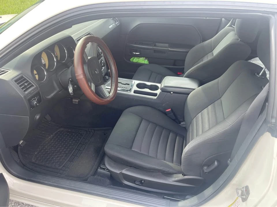 2009 Dodge Challenger 3rd Gen - Image 6 of 9