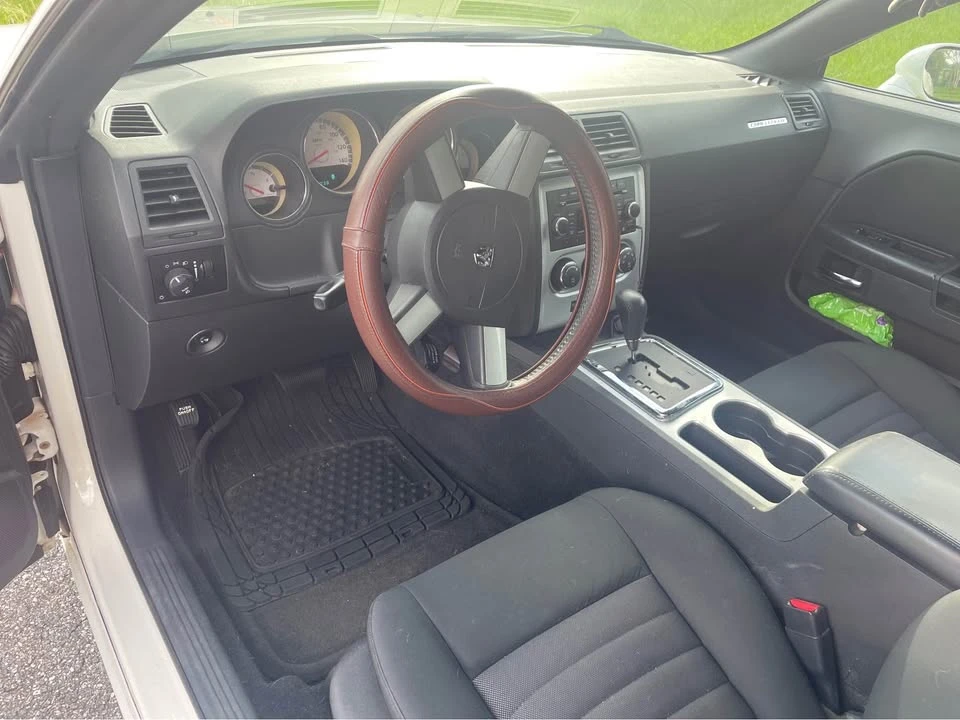 2009 Dodge Challenger 3rd Gen - Image 7 of 9