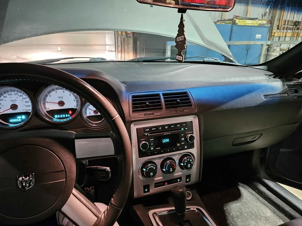 2009 Dodge Challenger 3rd Gen - Image 11 of 15