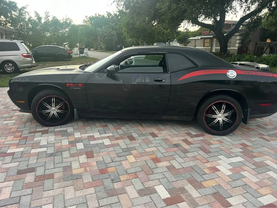 2009 Dodge Challenger 3rd Gen - Image 6 of 7