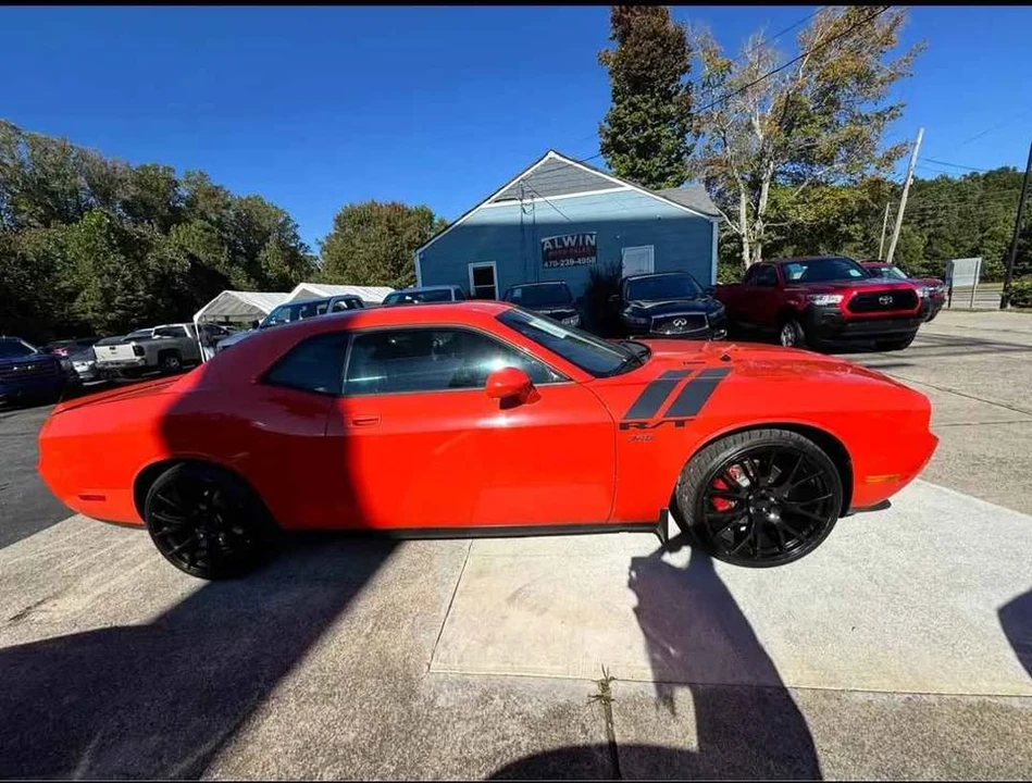 2009 Dodge Challenger 3rd Gen - Image 5 of 12