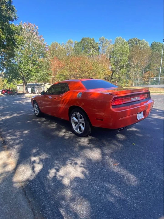 2009 Dodge Challenger 3rd Gen - Image 9 of 20