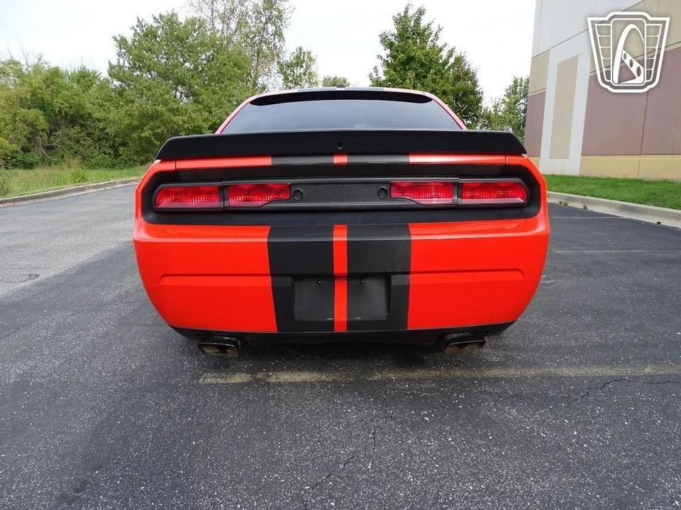 2009 Dodge Challenger 3rd Gen - Image 15 of 21