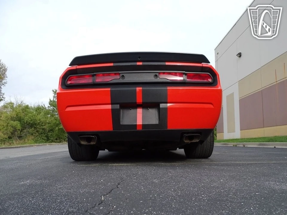 2009 Dodge Challenger 3rd Gen - Image 16 of 21