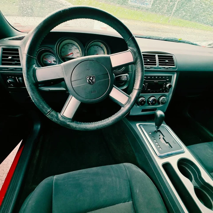 2009 Dodge Challenger 3rd Gen - Image 6 of 9