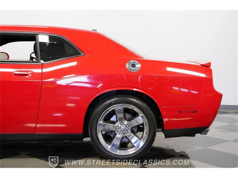 2009 Dodge Challenger 3rd Gen - Image 23 of 31