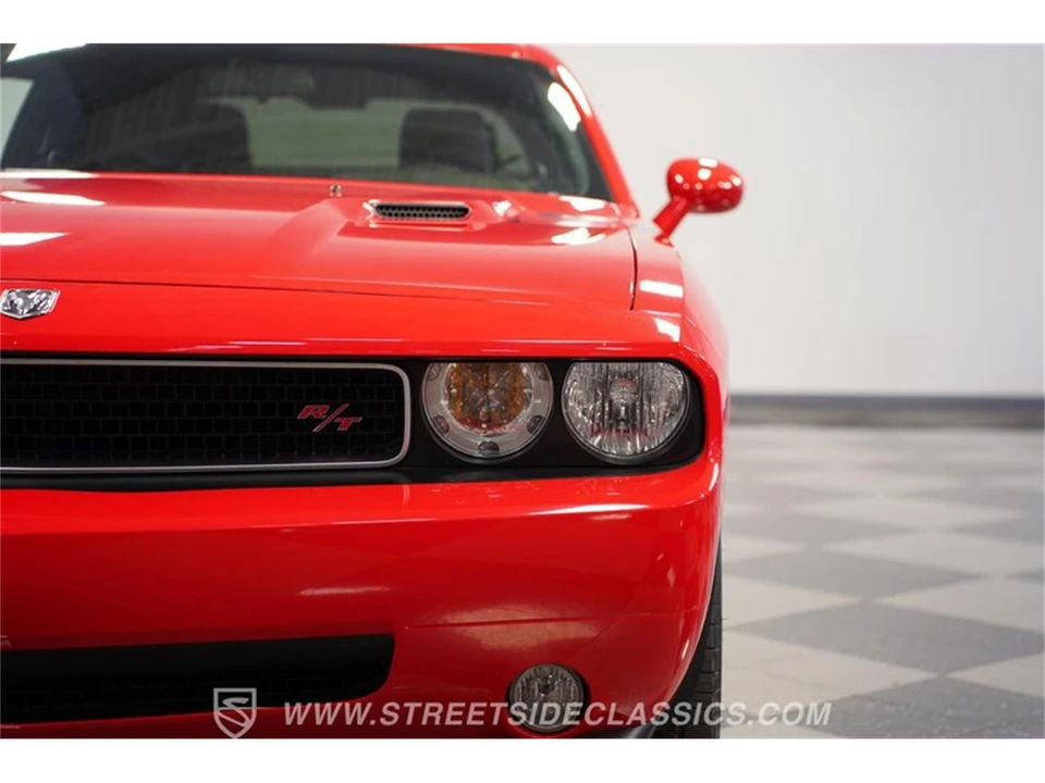 2009 Dodge Challenger 3rd Gen - Image 19 of 31