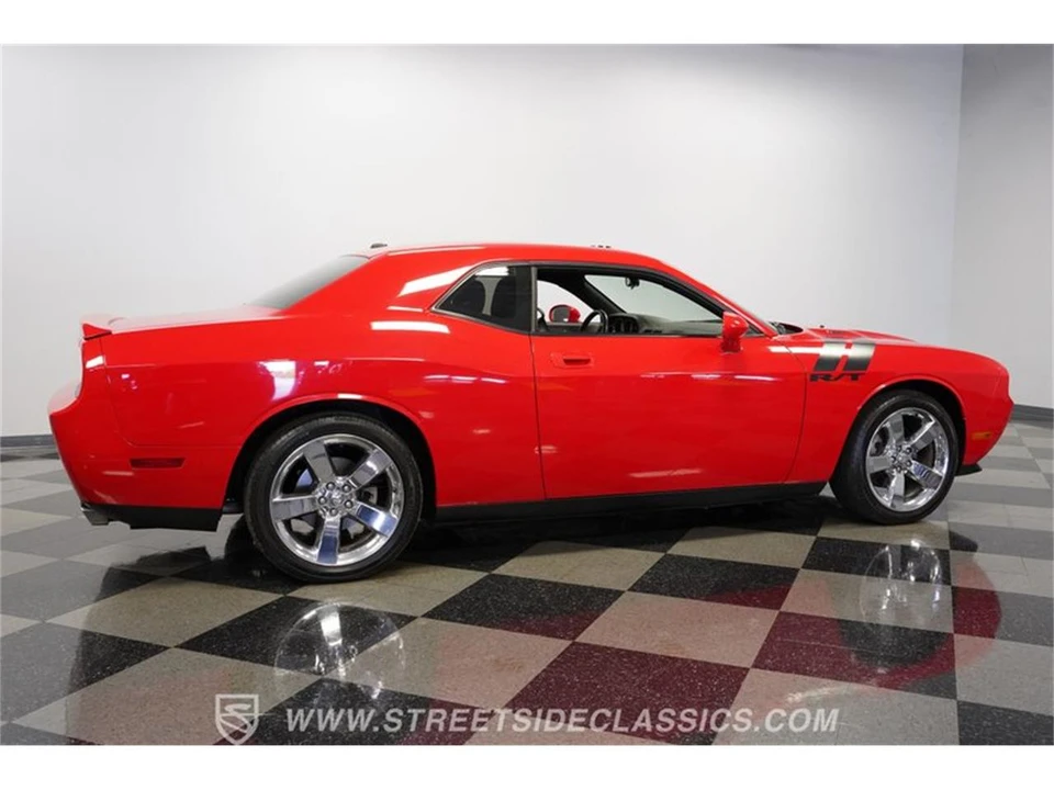 2009 Dodge Challenger 3rd Gen - Image 12 of 31