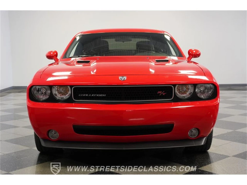 2009 Dodge Challenger 3rd Gen - Image 16 of 31