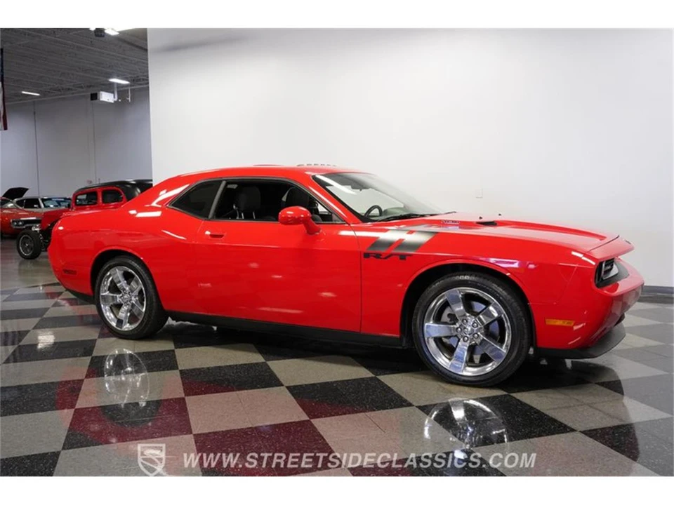 2009 Dodge Challenger 3rd Gen - Image 14 of 31