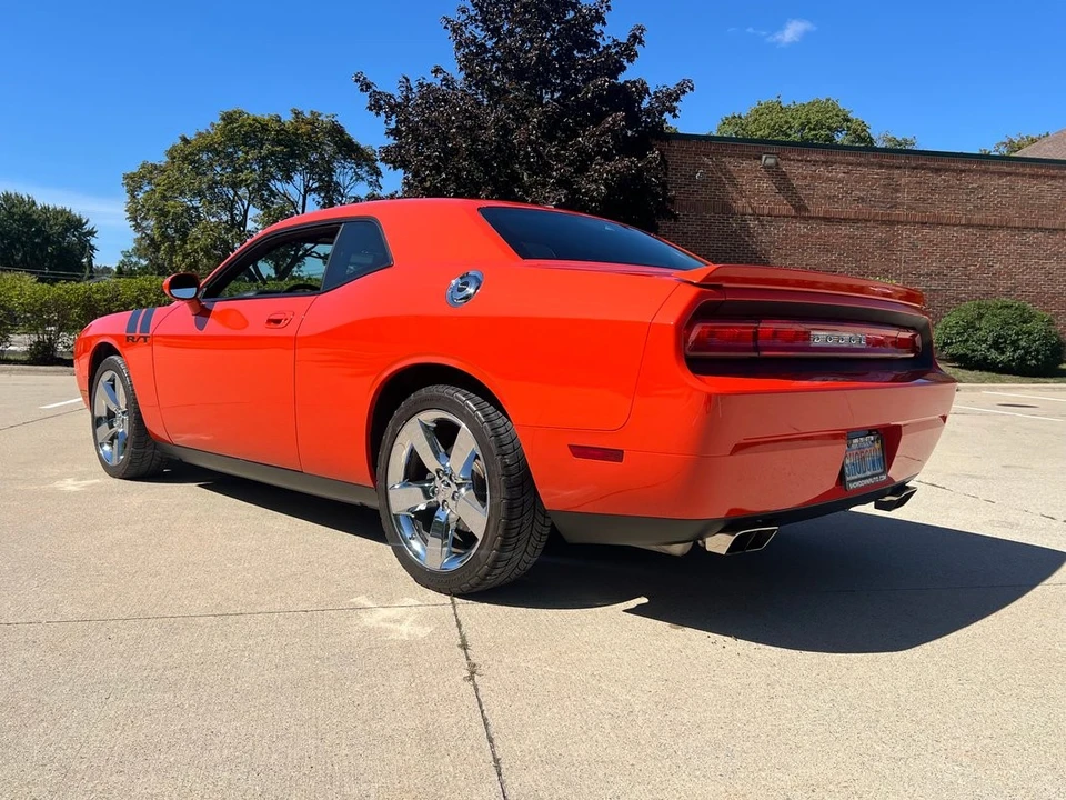 2009 Dodge Challenger 3rd Gen - Image 7 of 31
