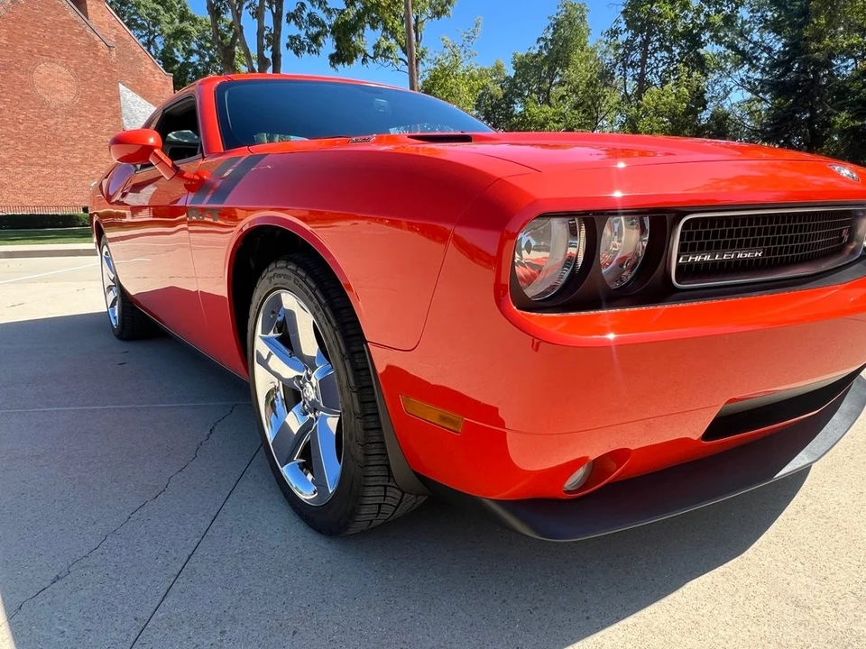 2009 Dodge Challenger 3rd Gen - Image 18 of 31