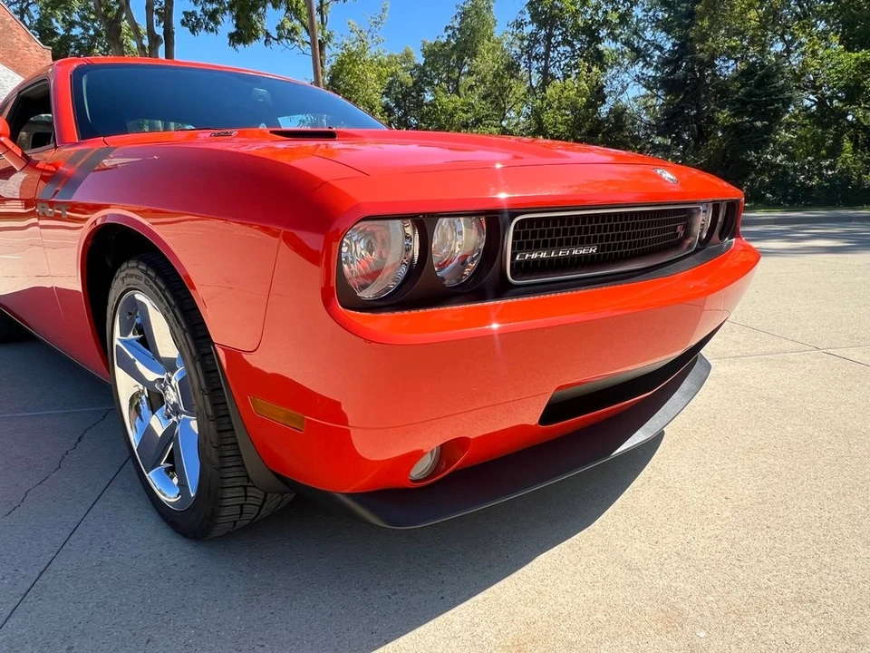2009 Dodge Challenger 3rd Gen - Image 17 of 31