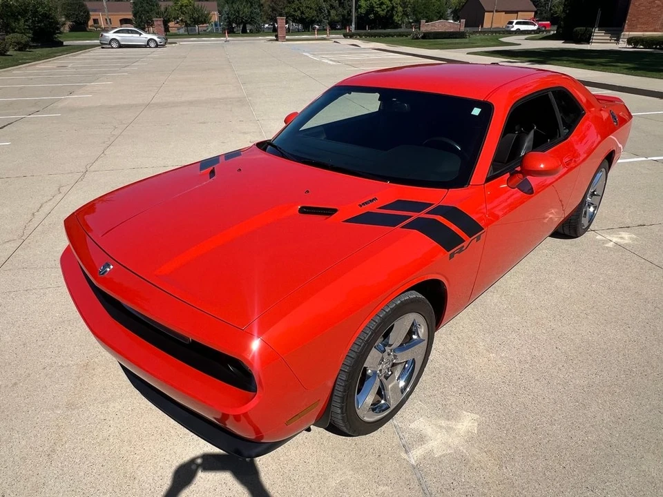 2009 Dodge Challenger 3rd Gen - Image 9 of 31