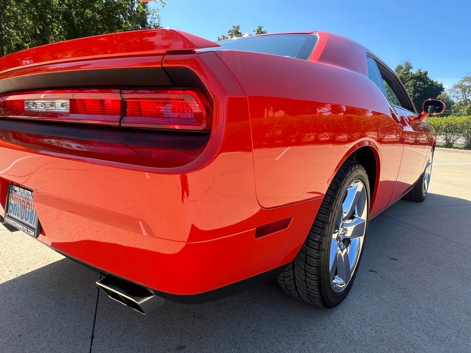 2009 Dodge Challenger 3rd Gen - Image 19 of 31