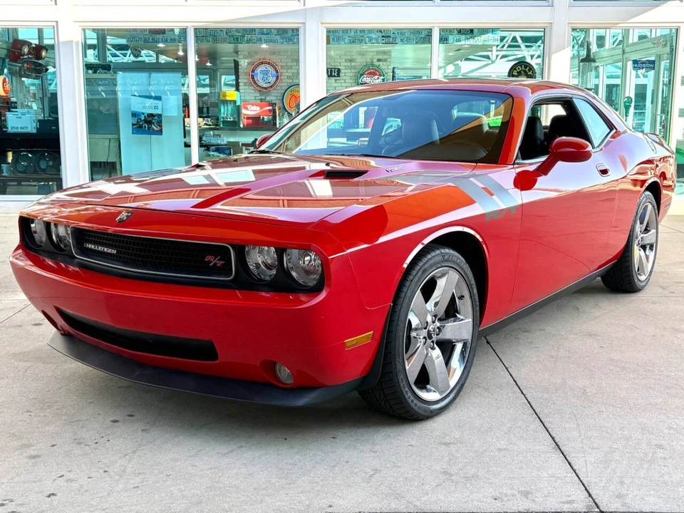 2009 Dodge Challenger 3rd Gen - Image 11 of 31