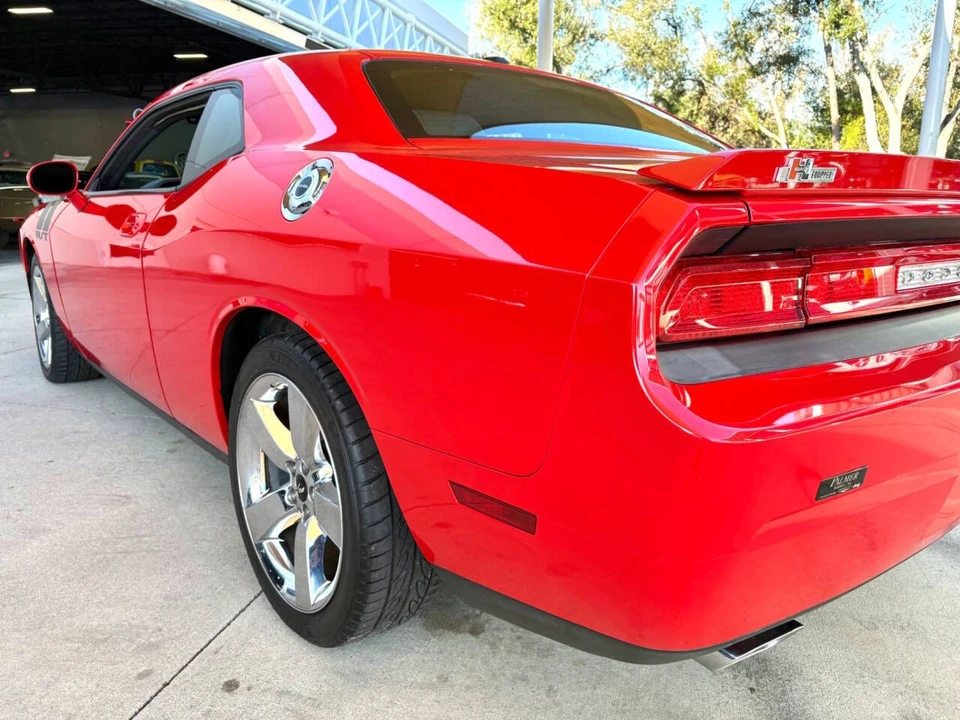 2009 Dodge Challenger 3rd Gen - Image 15 of 31
