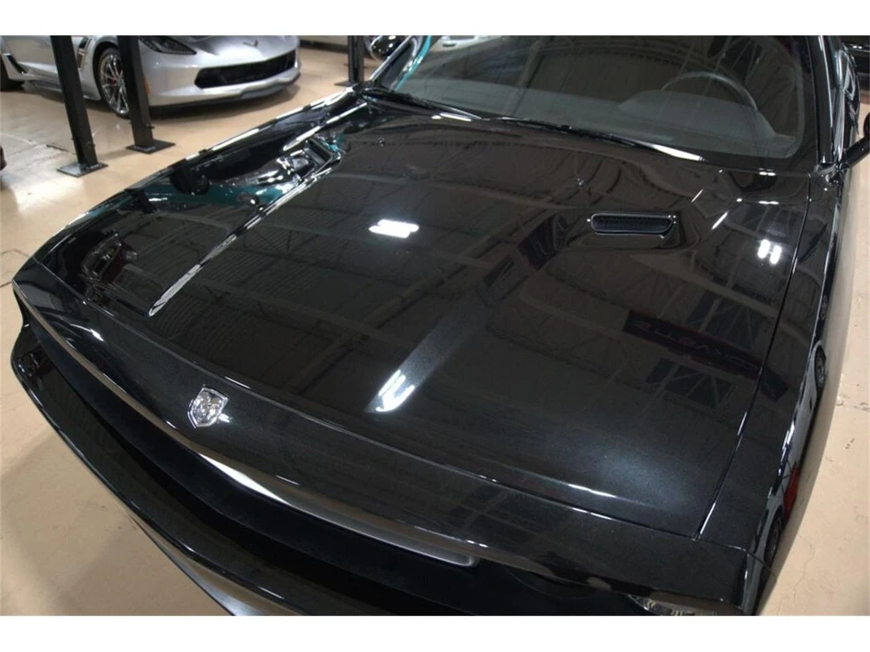 2009 Dodge Challenger 3rd Gen - Image 16 of 31