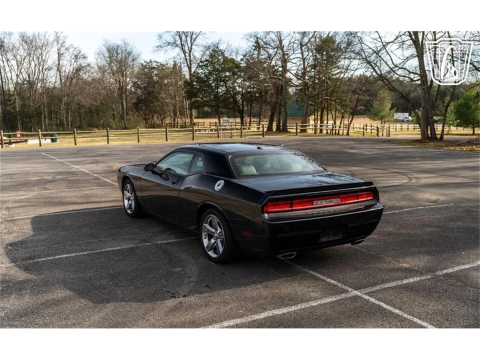 2009 Dodge Challenger 3rd Gen - Image 11 of 31