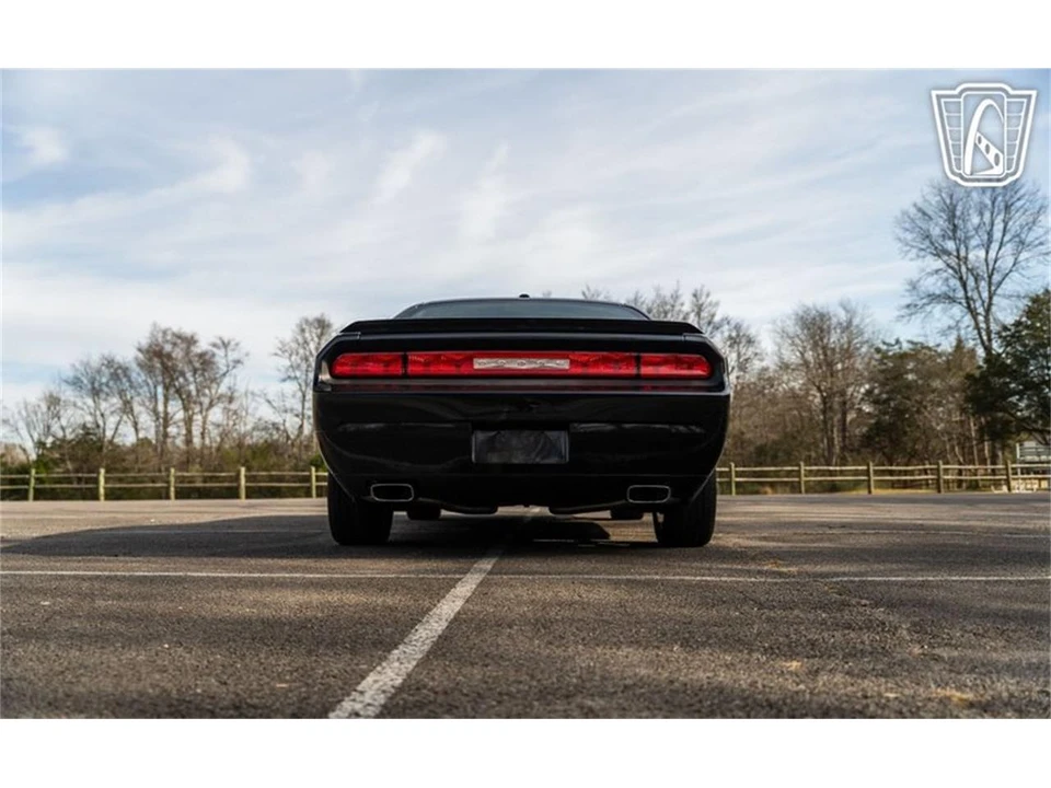 2009 Dodge Challenger 3rd Gen - Image 16 of 31