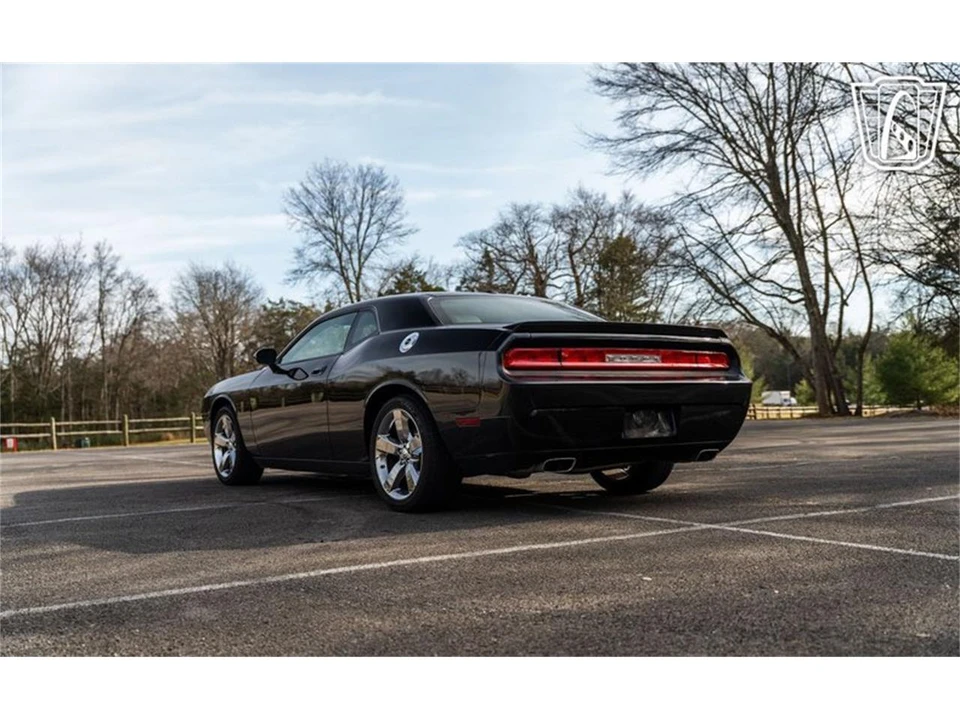 2009 Dodge Challenger 3rd Gen - Image 13 of 31