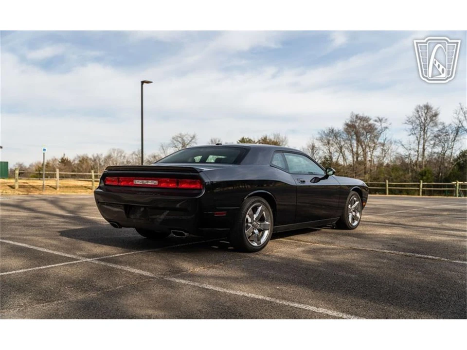 2009 Dodge Challenger 3rd Gen - Image 18 of 31