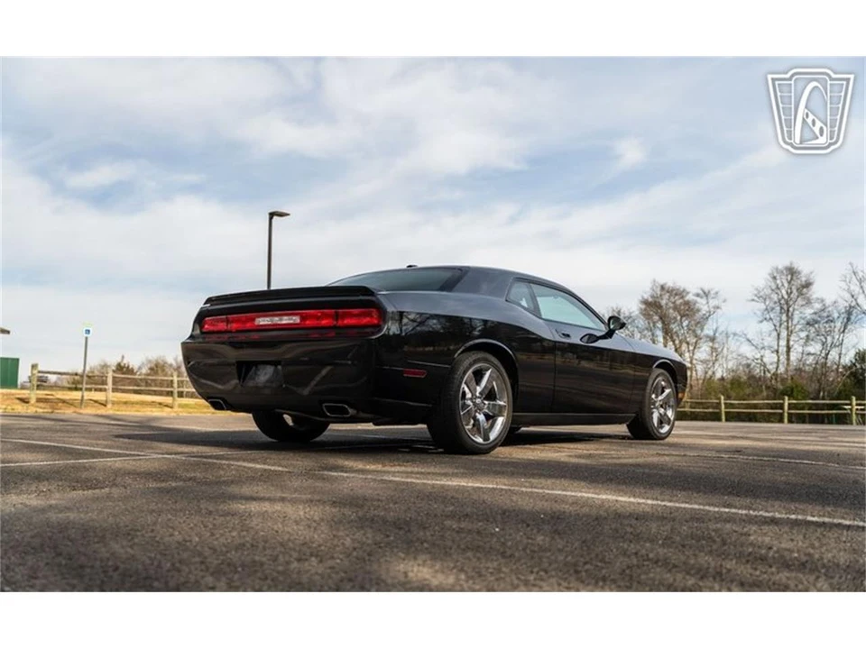 2009 Dodge Challenger 3rd Gen - Image 19 of 31