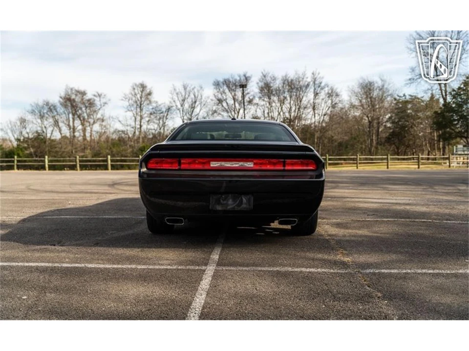 2009 Dodge Challenger 3rd Gen - Image 15 of 31