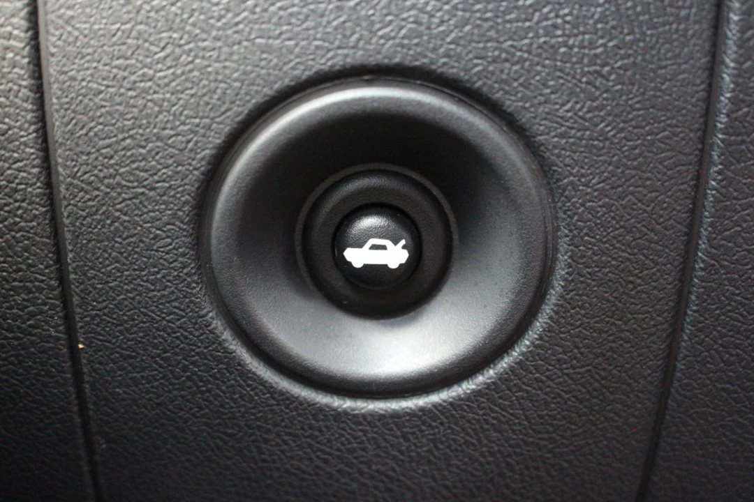 2009 Dodge Challenger 3rd Gen - Image 18 of 31