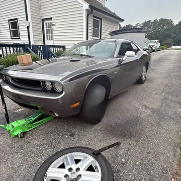 2009 Dodge Challenger 2D Sedan