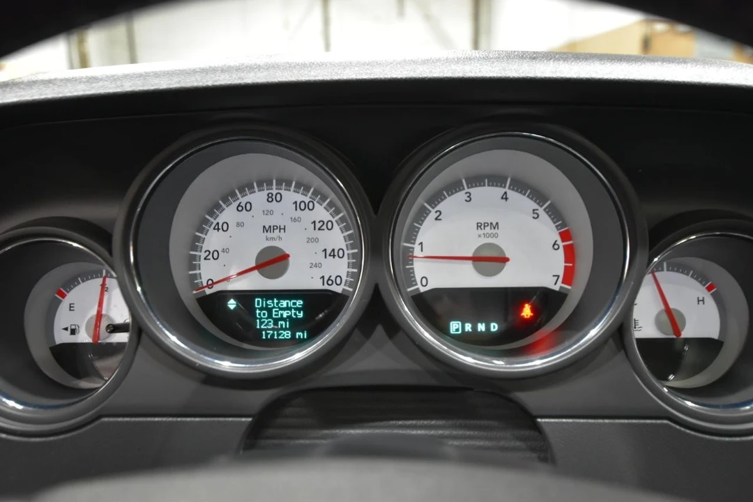 2009 Dodge Challenger 3rd Gen - Image 22 of 31
