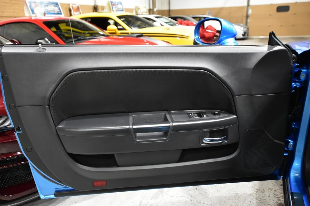 2009 Dodge Challenger 3rd Gen - Image 13 of 31
