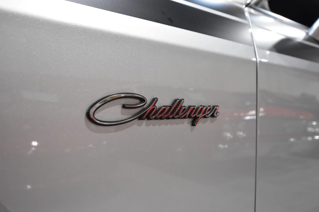 2009 Dodge Challenger 3rd Gen - Image 10 of 12