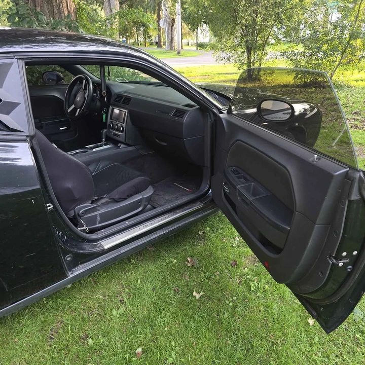 2009 Dodge Challenger 3rd Gen - Image 5 of 11