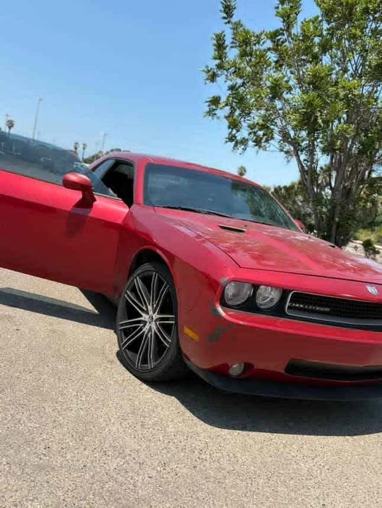 2009 Dodge Challenger 3rd Gen - Image 7 of 8