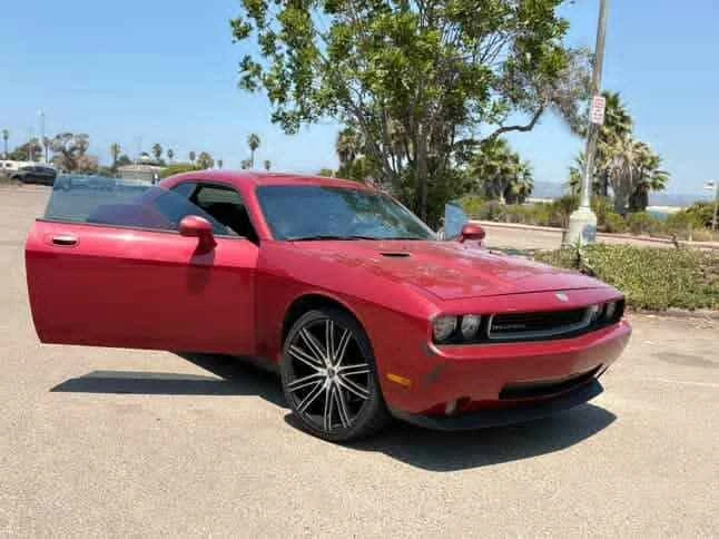 2009 Dodge Challenger 3rd Gen - Image 6 of 8