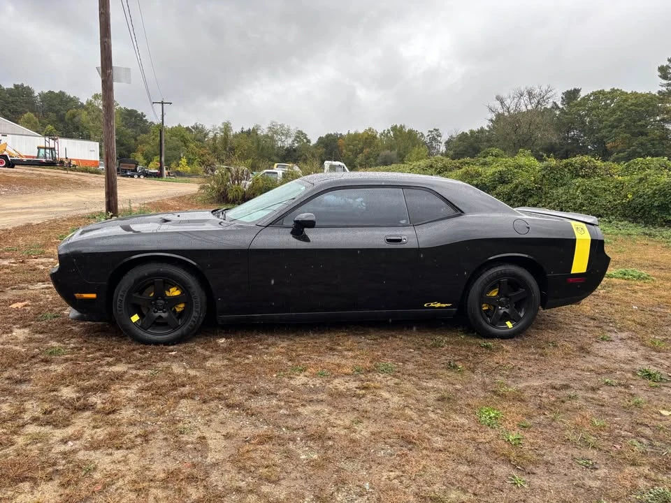 2009 Dodge Challenger 3rd Gen - Image 2 of 9