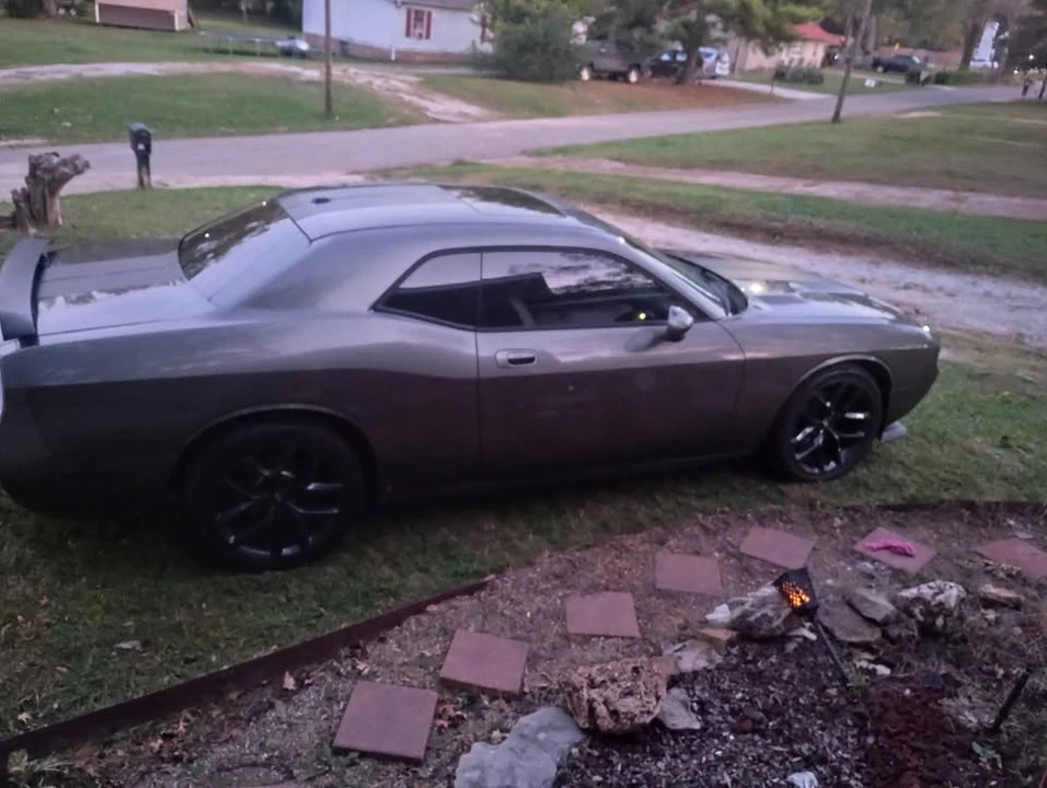 2009 Dodge Challenger 3rd Gen - Image 2 of 5