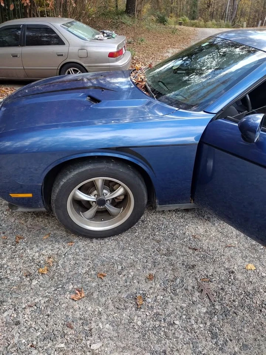 2009 Dodge Challenger 3rd Gen - Image 2 of 10