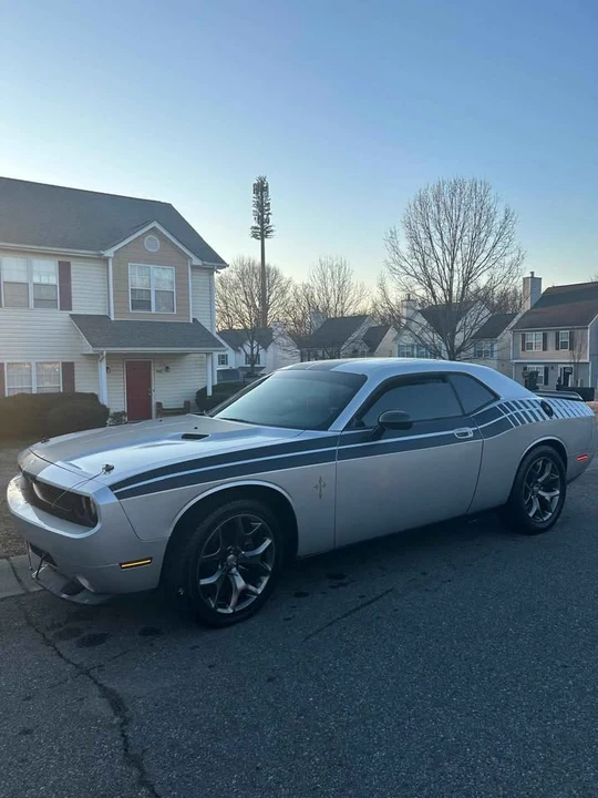 2009 Dodge Challenger 3rd Gen - Image 2 of 7