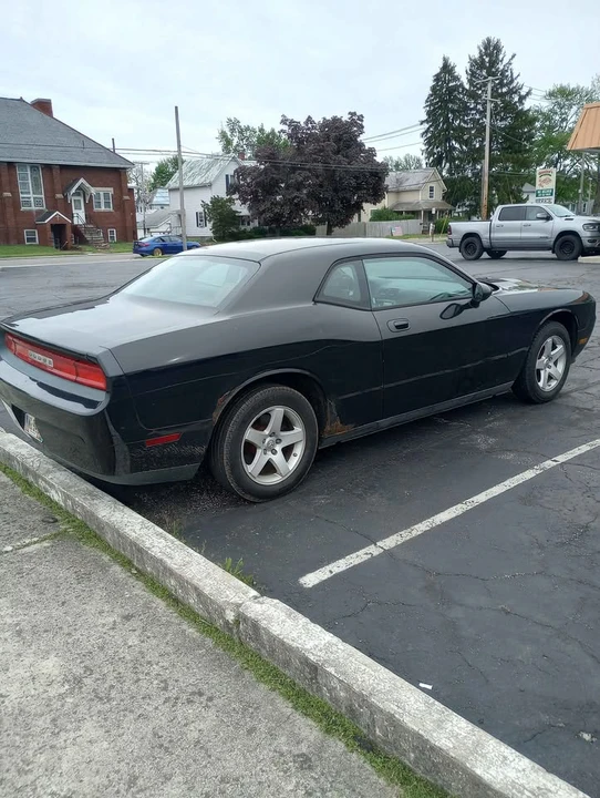2009 Dodge Challenger 3rd Gen - Image 2 of 5