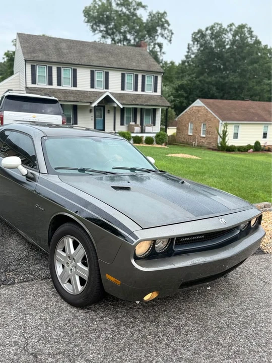 2009 Dodge Challenger 3rd Gen - Image 2 of 9