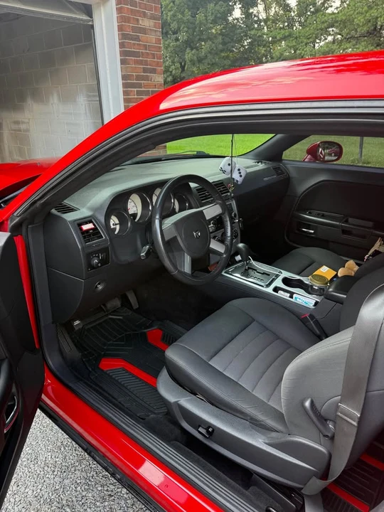 2009 Dodge Challenger 3rd Gen - Image 6 of 7