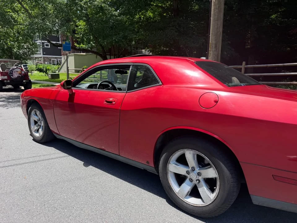 2009 Dodge Challenger 3rd Gen - Image 4 of 9