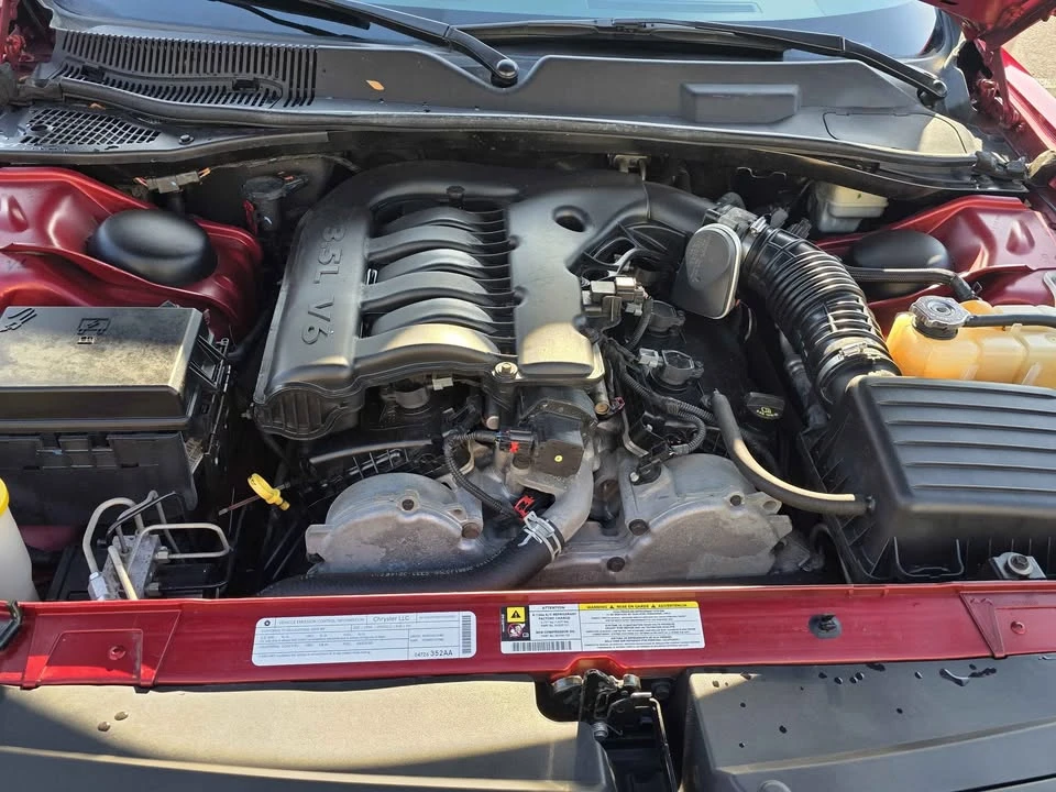 2009 Dodge Challenger 3rd Gen - Image 16 of 17