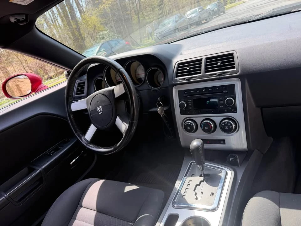 2009 Dodge Challenger 3rd Gen - Image 11 of 16